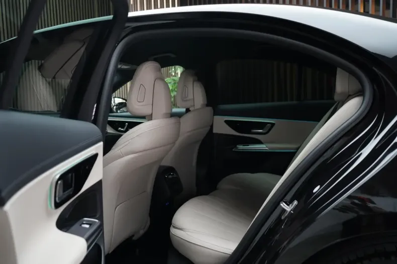 Mercedes-Benz E 300 din 2024 cu 19.390 km - oferta MER157377 - foto 21