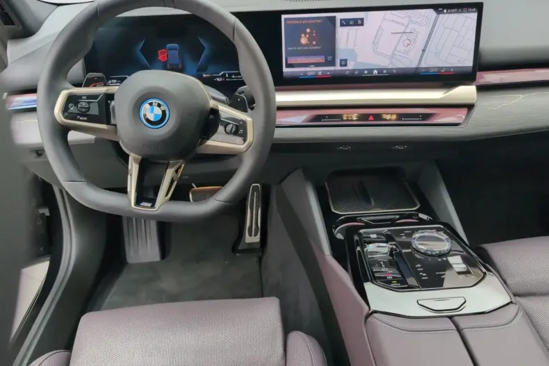 BMW 550 din 2024 cu 20.085 km - oferta BMW157419 - foto 11