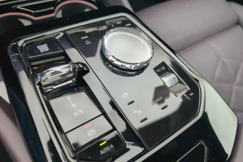 BMW 550 din 2024 cu 20.085 km - oferta BMW157419 - foto 13