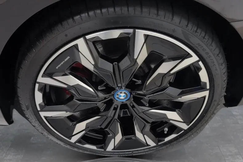 BMW 550 din 2024 cu 20.085 km - oferta BMW157419 - foto 16