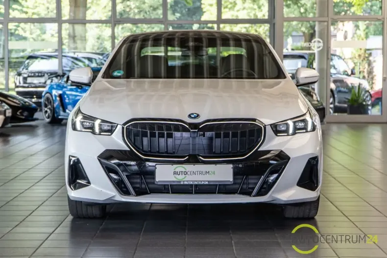 BMW 550 din 2025 cu 27.972 km - oferta BMW157422 - foto 3