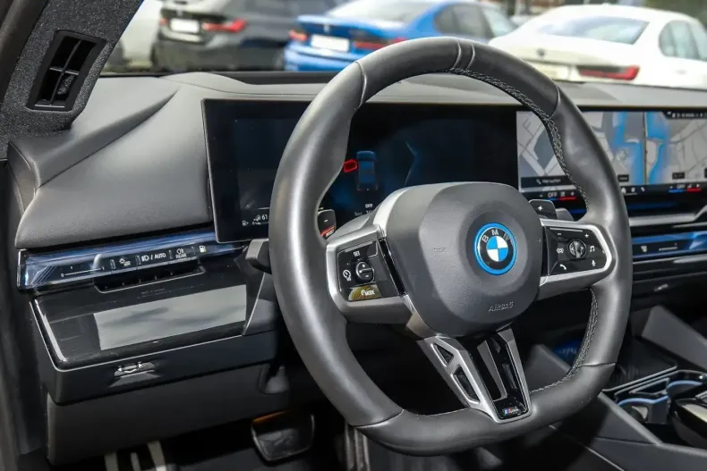 BMW 550 din 2024 cu 16.649 km - oferta BMW157424 - foto 20