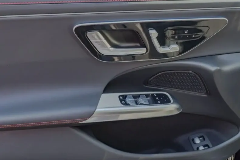 Mercedes-Benz E 53 AMG din 2024 cu 16.801 km - oferta MER157427 - foto 10