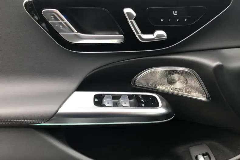 Mercedes-Benz E 300 din 2024 cu 18.795 km - oferta MER157433 - foto 15