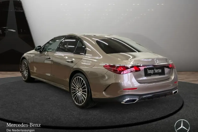 Mercedes-Benz E 400 din 2025 cu 10.254 km - oferta MER157434 - foto 10