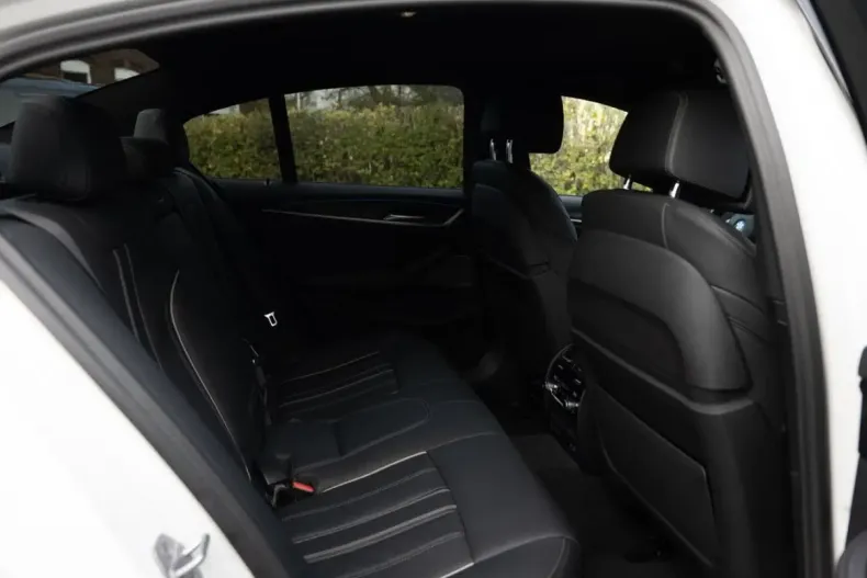 BMW 545 din 2023 cu 34.294 km - oferta BMW157437 - foto 6