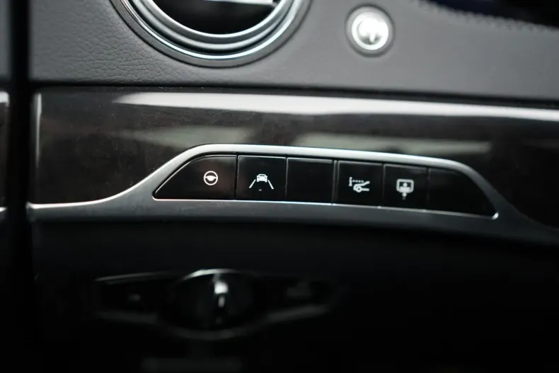 Mercedes-Benz S 560 din 2020 cu 71.061 km - oferta MER157443 - foto 22