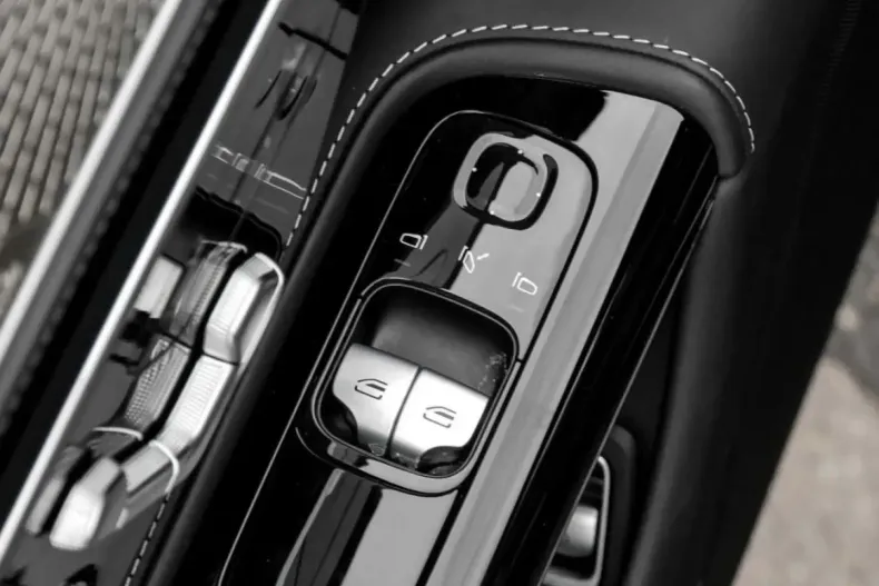 Mercedes-Benz AMG GT din 2024 cu 18.447 km - oferta MER157451 - foto 13