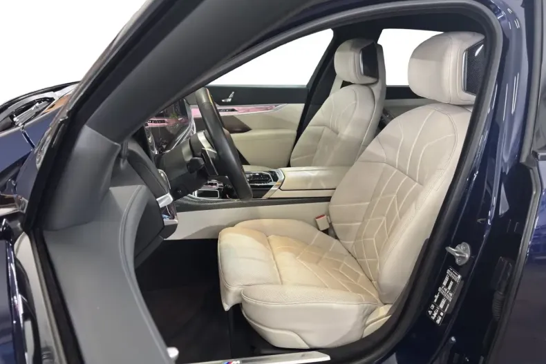 BMW 740 din 2023 cu 63.375 km - oferta BMW157459 - foto 8