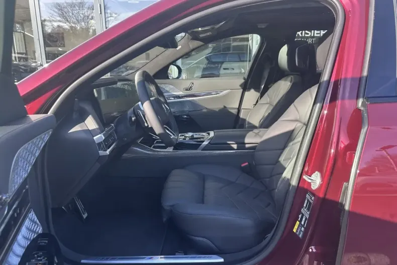 BMW i7 din 2024 cu 1.247 km - oferta BMW157517 - foto 5