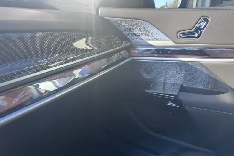 BMW i7 din 2024 cu 1.247 km - oferta BMW157517 - foto 14