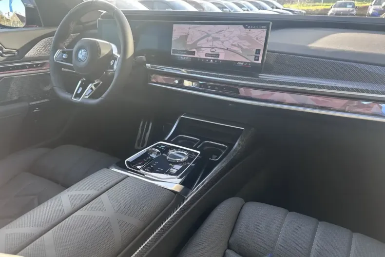 BMW i7 din 2024 cu 1.247 km - oferta BMW157517 - foto 15