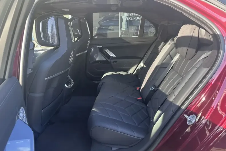 BMW i7 din 2024 cu 1.247 km - oferta BMW157517 - foto 17