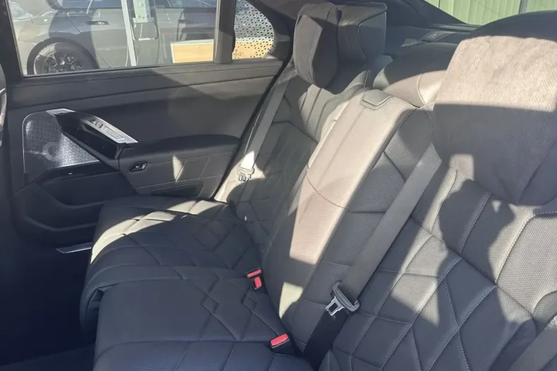 BMW i7 din 2024 cu 1.247 km - oferta BMW157517 - foto 18