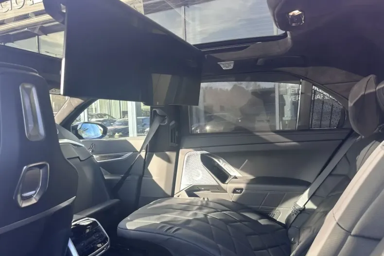 BMW i7 din 2024 cu 1.247 km - oferta BMW157517 - foto 22