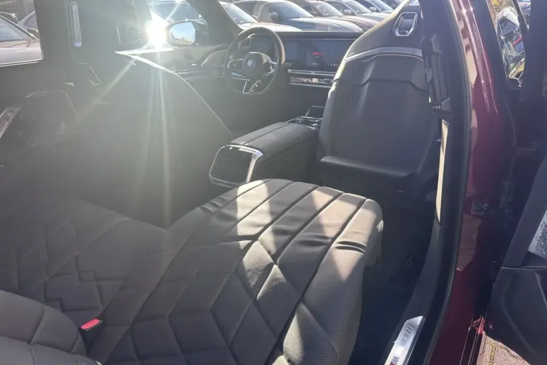 BMW i7 din 2024 cu 1.247 km - oferta BMW157517 - foto 23