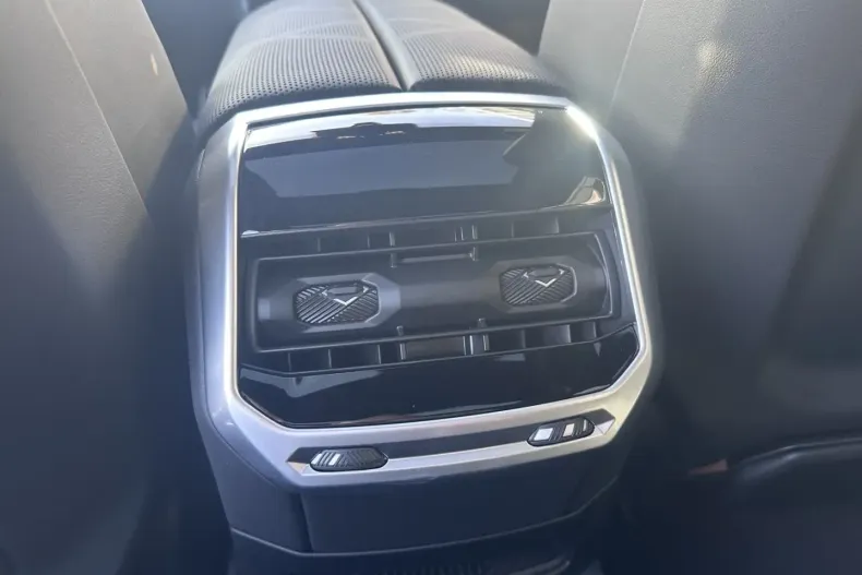 BMW i7 din 2024 cu 1.247 km - oferta BMW157517 - foto 25