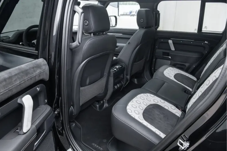 Land Rover Defender din 2024 cu 11.000 km - oferta LAN157523 - foto 18