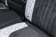 Land Rover Defender din 2024 cu 11.000 km - oferta LAN157523 - foto 19