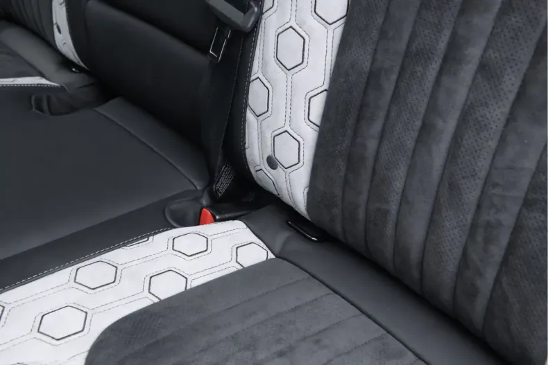 Land Rover Defender din 2024 cu 11.000 km - oferta LAN157523 - foto 19