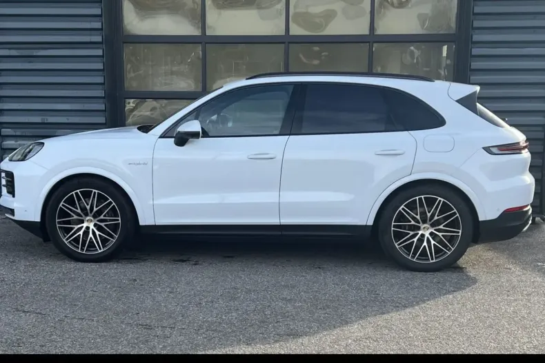 Porsche Cayenne din 2024 cu 14.700 km - oferta POR157528 - foto 3