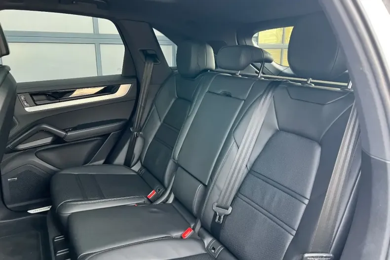 Porsche Cayenne din 2024 cu 14.700 km - oferta POR157528 - foto 28