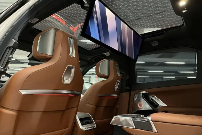 BMW i7 din 2024 cu 1.687 km - oferta BMW157529 - foto 12