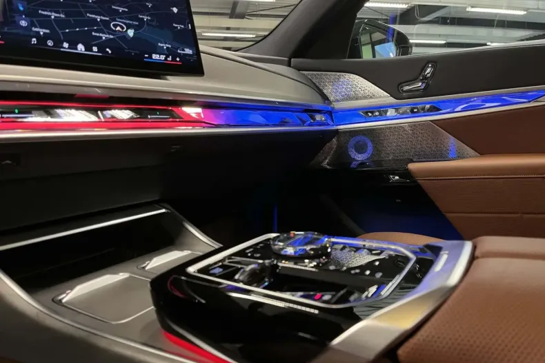 BMW i7 din 2024 cu 1.687 km - oferta BMW157529 - foto 16