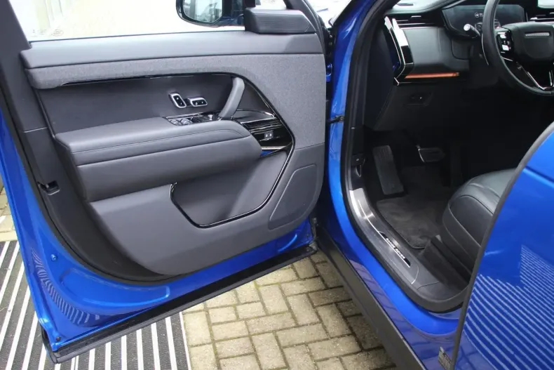 Land Rover Range Rover Sport din 2024 cu 10.484 km - oferta LAN157531 - foto 8