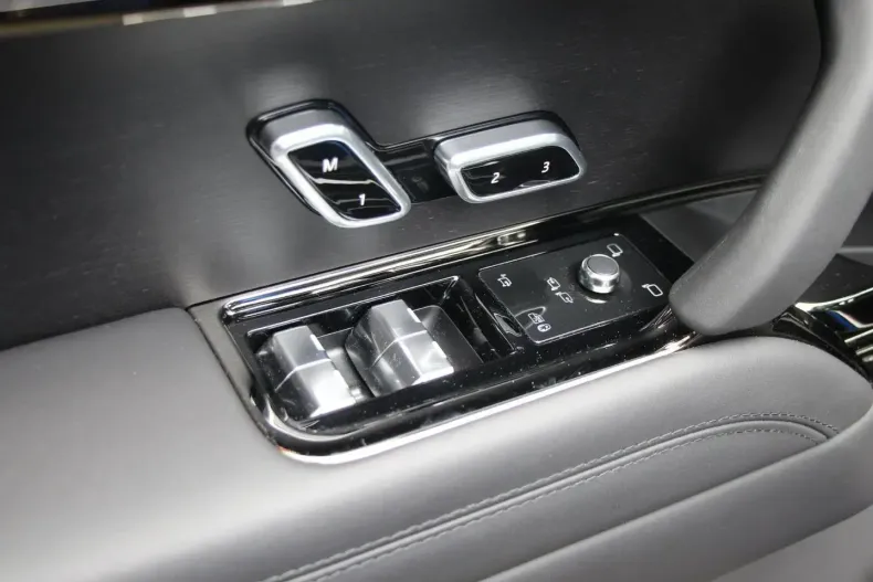 Land Rover Range Rover Sport din 2024 cu 10.484 km - oferta LAN157531 - foto 10