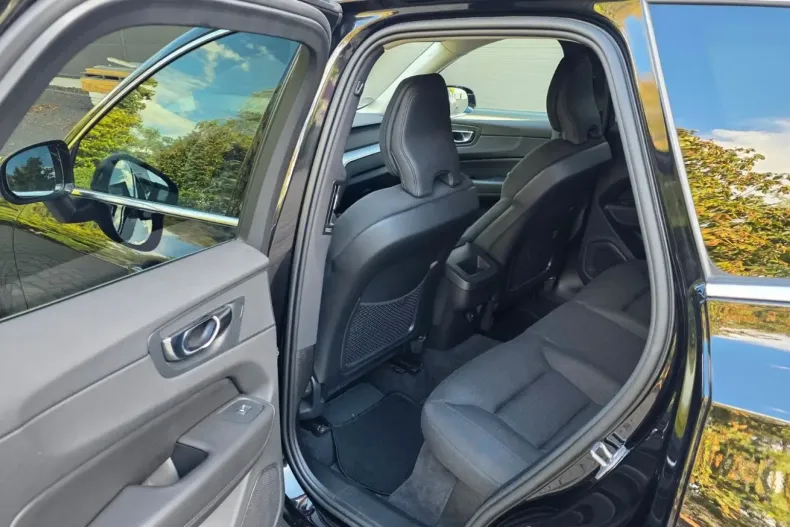 Volvo XC60 din 2022 cu 39.000 km - oferta VOL157541 - foto 11