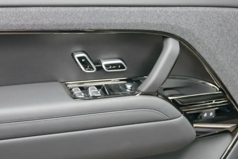 Land Rover Range Rover Sport din 2024 cu 13.999 km - oferta LAN157542 - foto 12