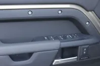 Land Rover Defender din 2024 cu 23.999 km - oferta LAN157544 - foto 12