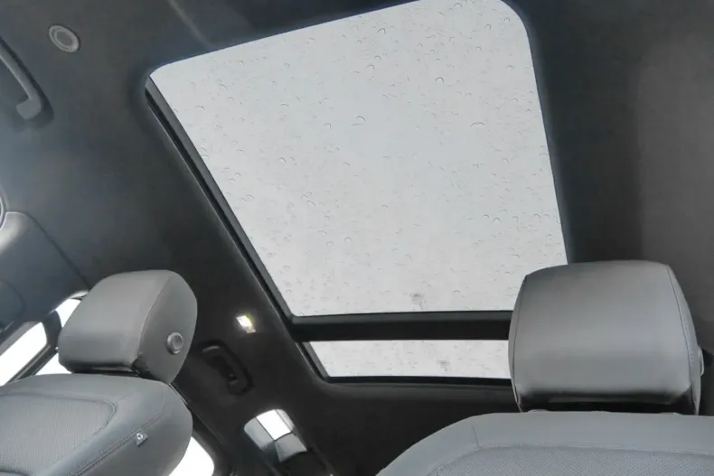 Land Rover Defender din 2024 cu 23.999 km - oferta LAN157544 - foto 15