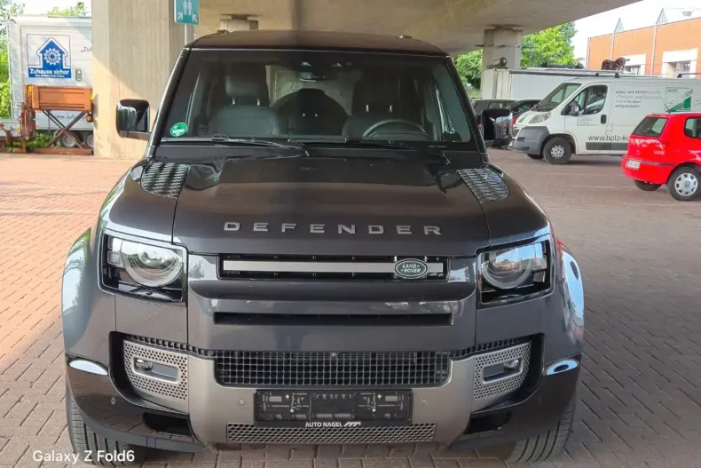 Land Rover Defender din 2024 cu 8.400 km - oferta LAN157547 - foto 2