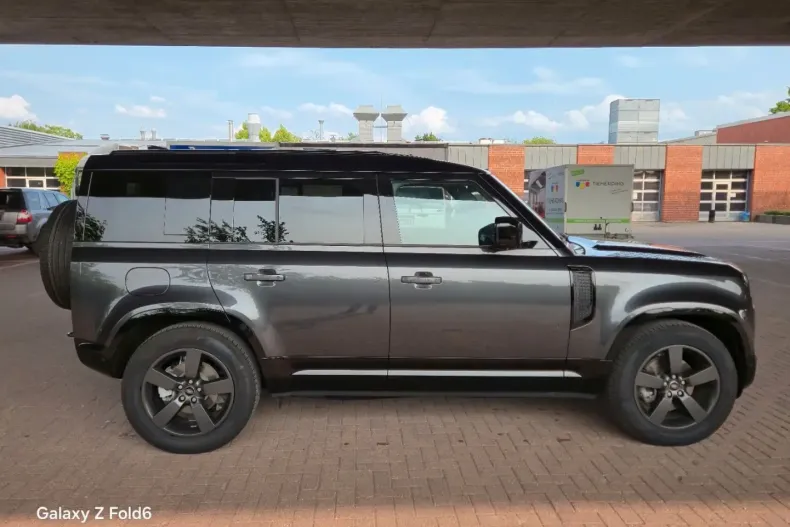 Land Rover Defender din 2024 cu 8.400 km - oferta LAN157547 - foto 7