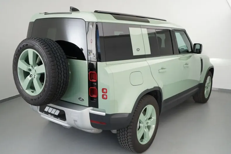 Land Rover Defender din 2024 cu 39.890 km - oferta LAN157548 - foto 3