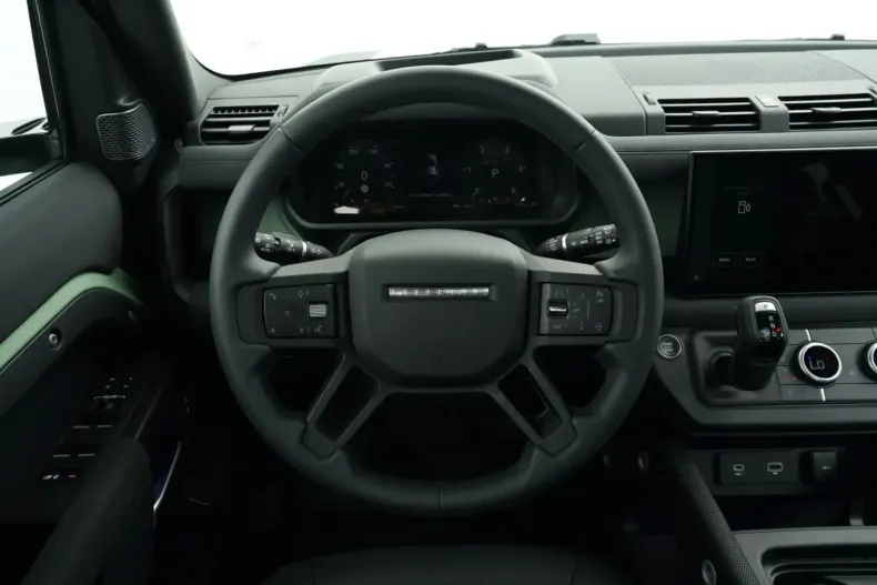 Land Rover Defender din 2024 cu 39.890 km - oferta LAN157548 - foto 5