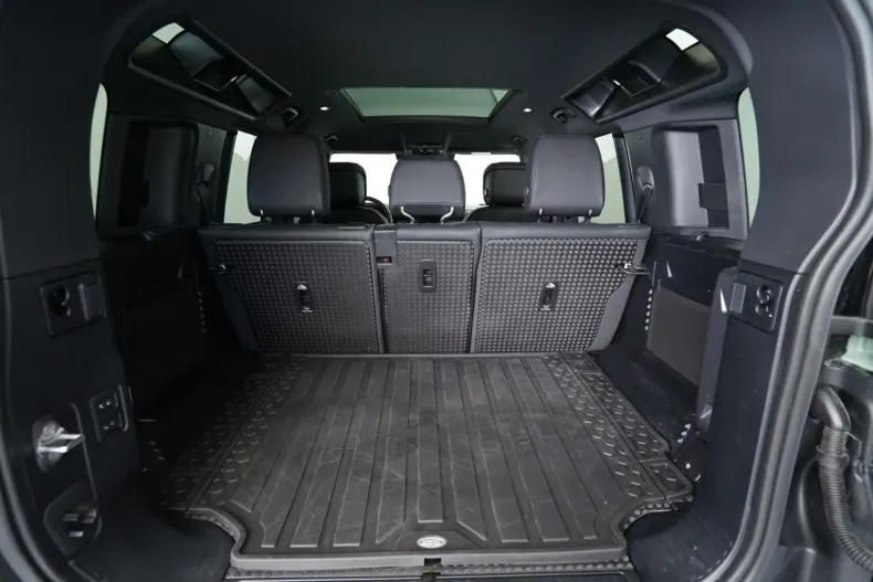 Land Rover Defender din 2024 cu 39.890 km - oferta LAN157548 - foto 12