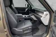 Land Rover Defender din 2025 cu 12.200 km - oferta LAN157559 - foto 3