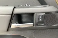 Land Rover Defender din 2025 cu 12.200 km - oferta LAN157559 - foto 13