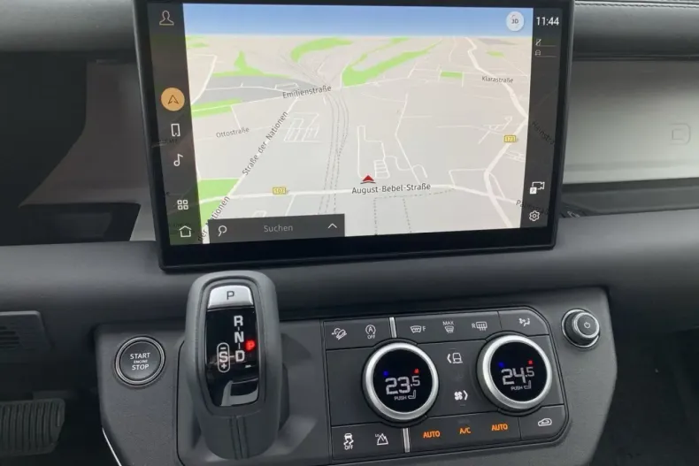 Land Rover Defender din 2025 cu 12.200 km - oferta LAN157559 - foto 19