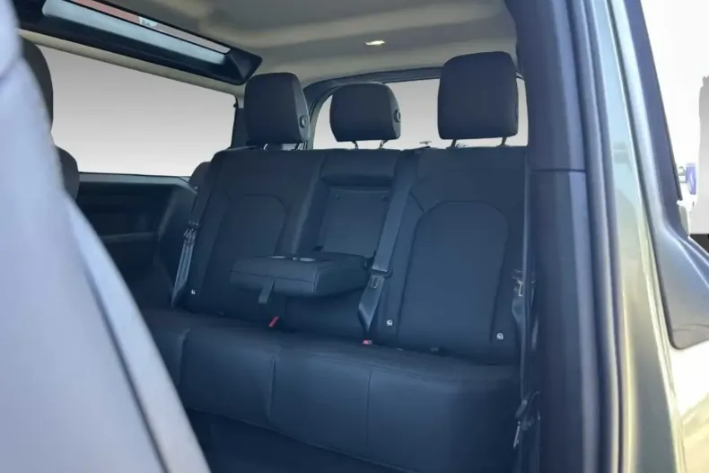 Land Rover Defender din 2024 cu 25.500 km - oferta LAN157564 - foto 7