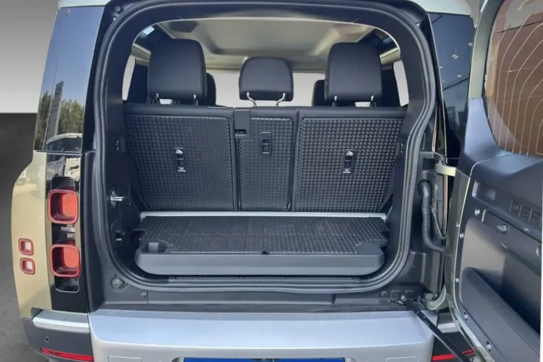 Land Rover Defender din 2024 cu 25.500 km - oferta LAN157564 - foto 10