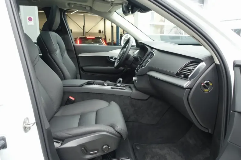 Volvo XC90 din 2024 cu 16.700 km - oferta VOL157574 - foto 9