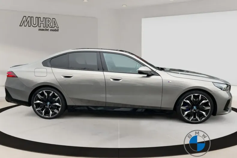 BMW 550 din 2024 cu 45.605 km - oferta BMW157587 - foto 5