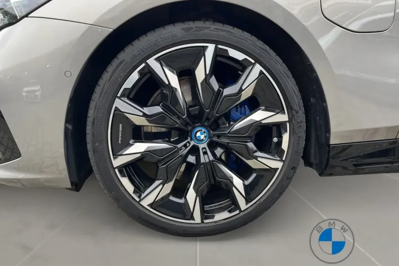 BMW 550 din 2024 cu 45.605 km - oferta BMW157587 - foto 7