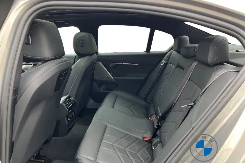 BMW 550 din 2024 cu 45.605 km - oferta BMW157587 - foto 14