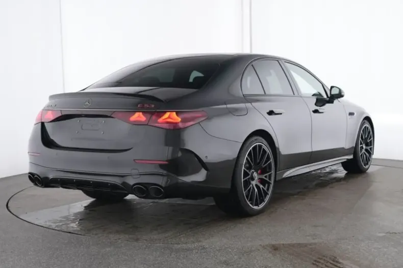 Mercedes-Benz E 53 AMG din 2024 cu 7.150 km - oferta MER157589 - foto 2