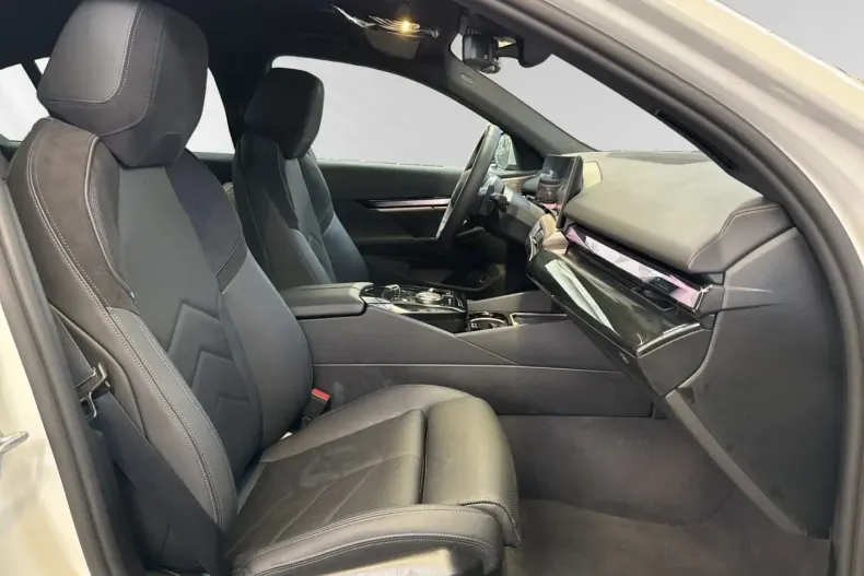 BMW 550 din 2025 cu 28.140 km - oferta BMW157594 - foto 7